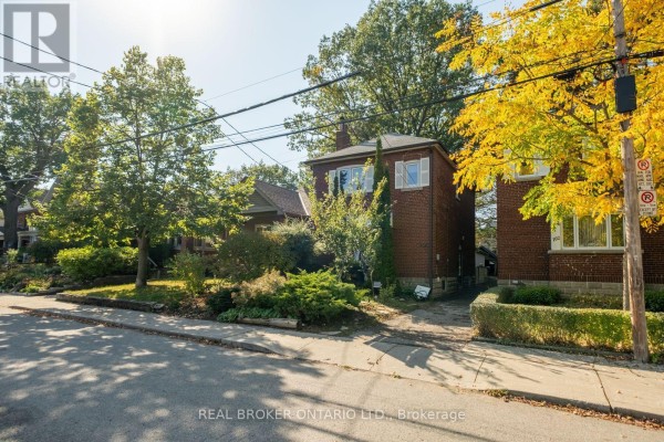 Kitchen - 100 Oak Park Avenue, Toronto, ON M4C4M3 Photo 3