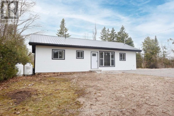 Family room - 100 Reid Street, Kawartha Lakes, ON K0M1A0 Photo 3
