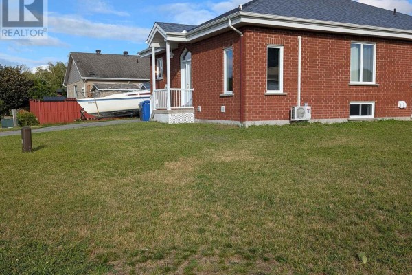100 Richard Street, Alfred And Plantagenet, ON K0B1A0 Photo 2
