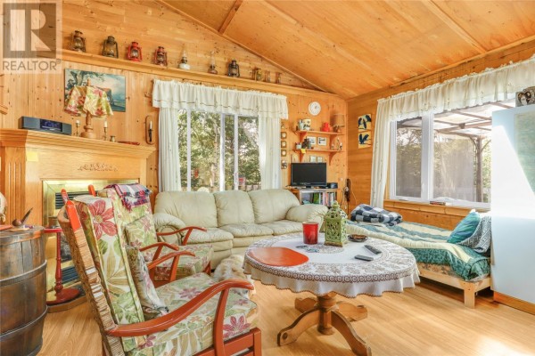 Living room - 100 Track Road, Horse Chops, NL A0A1P0 Photo 5