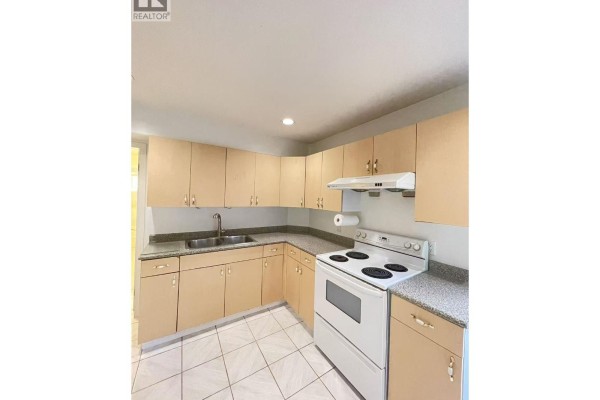 1000 Cliff Avenue, Burnaby, BC V5A2J9 Photo 2