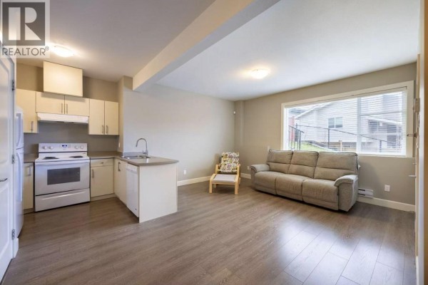 1000 Strawline Hill Street, Coquitlam, BC V3E3H2 Photo 2