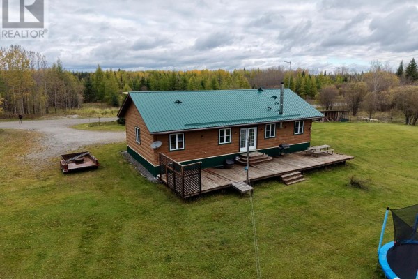 Kitchen - 1000 Vallee Road, Cochrane Remote Area, ON P0L1L0 Photo 5