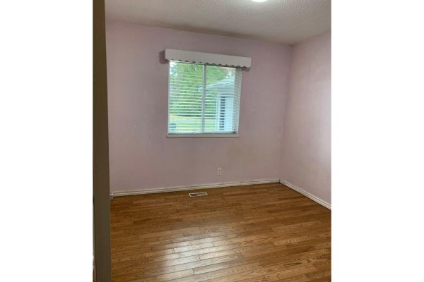 10000 132a Street, Surrey, BC V3T3X6 Photo 4