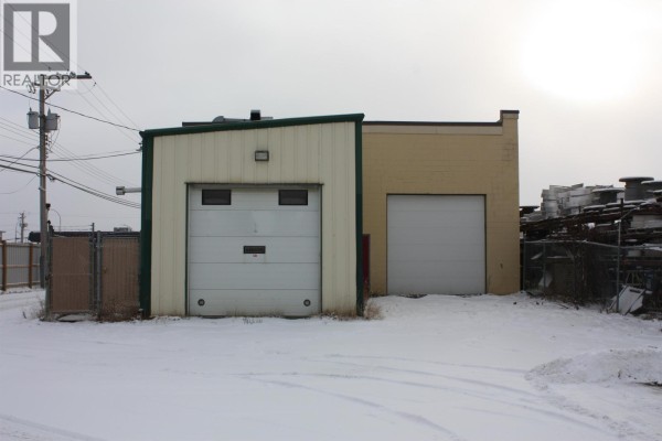 10004 94 Avenue, Fort St  John, BC V1J5J6 Photo 4