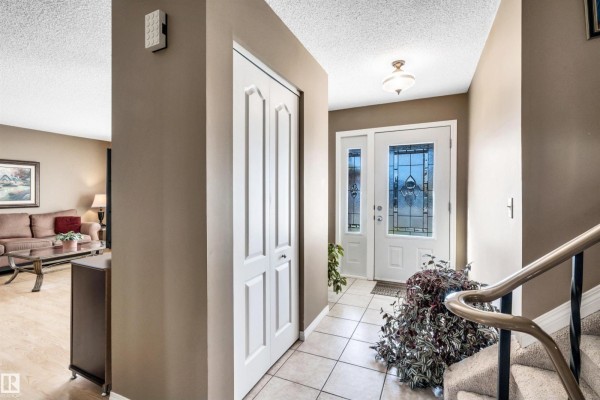 Primary Bedroom - 10004 95 Av, Morinville, AB T8R1G4 Photo 4