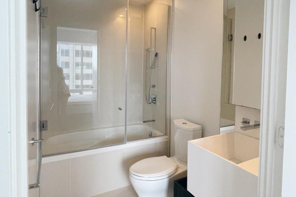 Bathroom - 1001 - 1 Bloor Street E, Toronto, ON M4W1A9 Photo 4