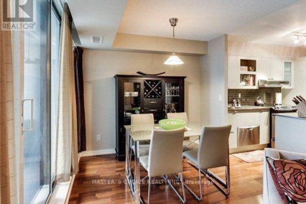 1001 - 111 Elizabeth Street, Toronto, ON, photo 3