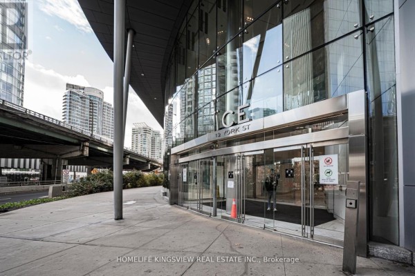 1001 - 12 York Street, Toronto, ON M5J0A9 Photo 5