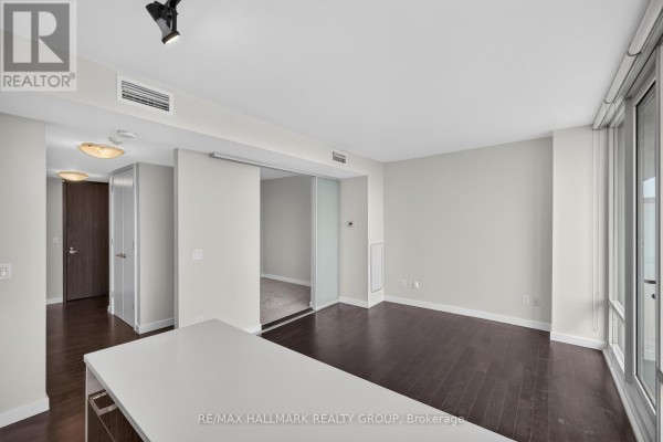 1001 - 201 Parkdale Avenue, Ottawa, ON K1Y1E8 Photo 5