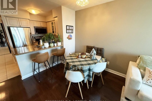 Den - 1001 - 225 Sherway Gardens Road, Toronto, ON M9C0A3 Photo 5
