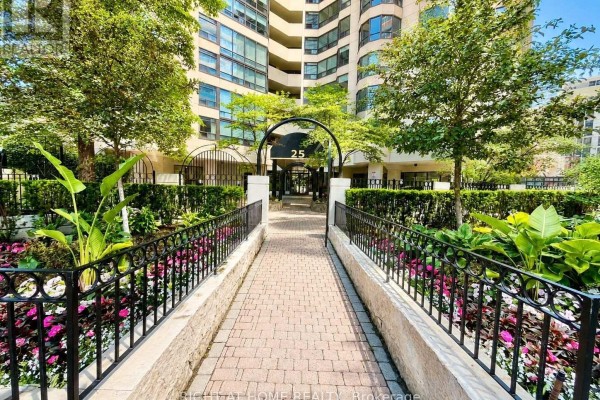 1001 - 25 Maitland Street W, Toronto, ON, photo 2