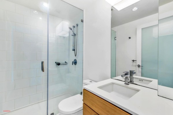 1001 13438 Central Avenue, Surrey, BC V3T0N2 Photo 5