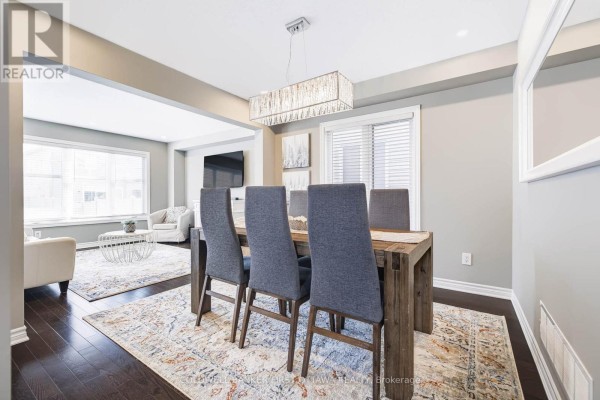 Eating area - 1001 Manege Street, Ottawa, ON K2S0Y7 Photo 3