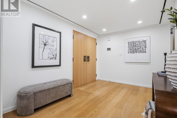 1002 - 1166 Bay Street, Toronto, ON, photo 2
