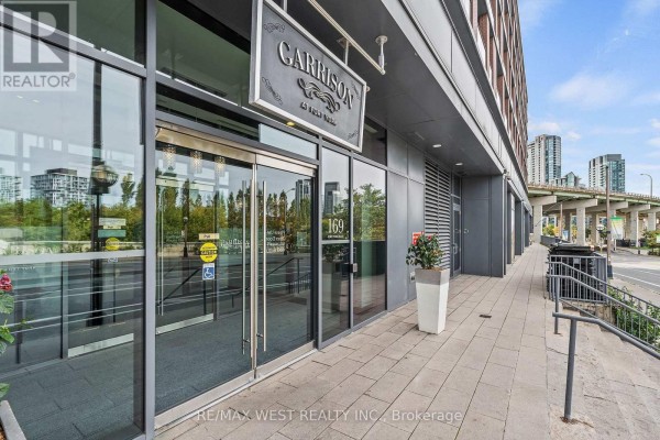 1002 - 169 Fort York Boulevard, Toronto, ON M5V0C8 Photo 4