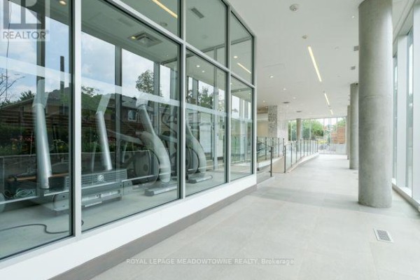 1002 - 2055 Danforth Avenue, Toronto, ON M4C1J8 Photo 4