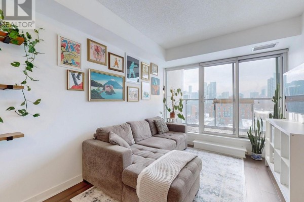 Den - 1002 - 260 Sackville Street, Toronto, ON M5A0B3 Photo 5