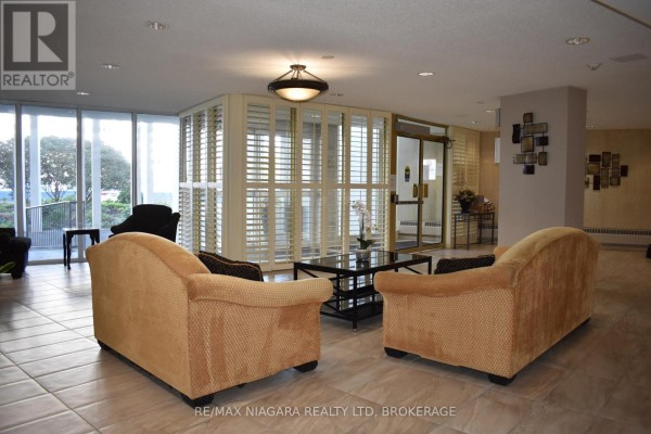 Kitchen - 1002 - 35 Towering Heights Boulevard, St  Catharines, ON L2T3G8 Photo 2