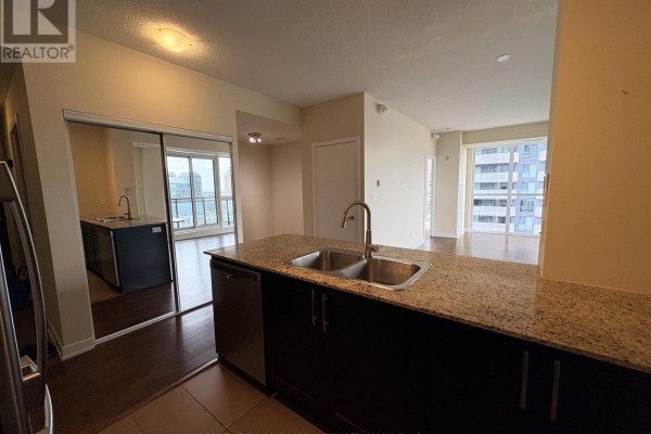1002 - 4070 Confederation Parkway, Mississauga, ON L5B0E9 Photo 3