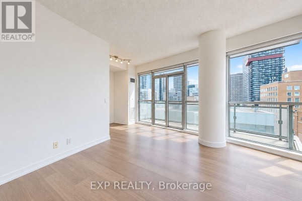 1002 - 89 Dunfield Avenue, Toronto, ON, photo 3