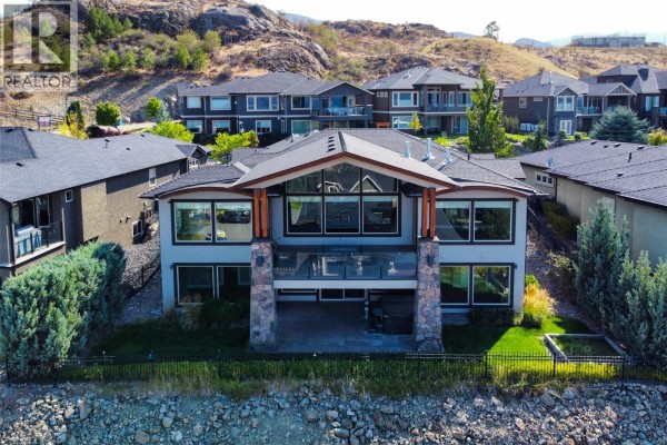 Panoramic view of Kelowna and Okanagan Lake from an elevated position. - 1002 Hewetson Avenue, Kelowna
