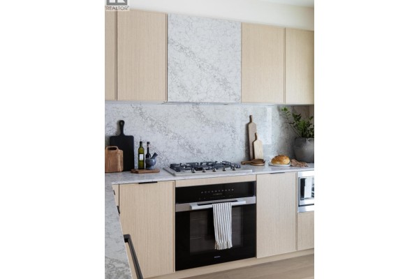 1002 W 37th Avenue, Vancouver, BC V6M2V5 Photo 4