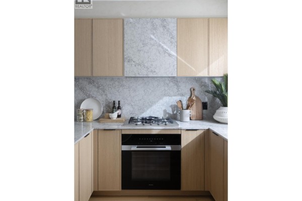 1002 W 37th Avenue, Vancouver, BC V6M2V5 Photo 5