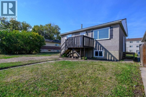 3pc Bathroom - 10024 103 Avenue, Grande Prairie, AB T8V1B8 Photo 3