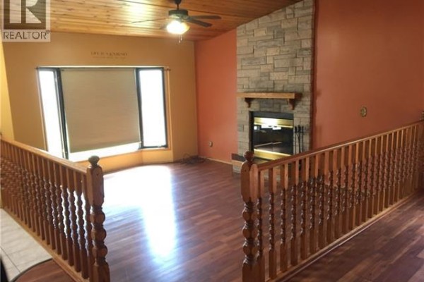Kitchen - 10024 103 Avenue, Lac La Biche, AB T0A2C0 Photo 3