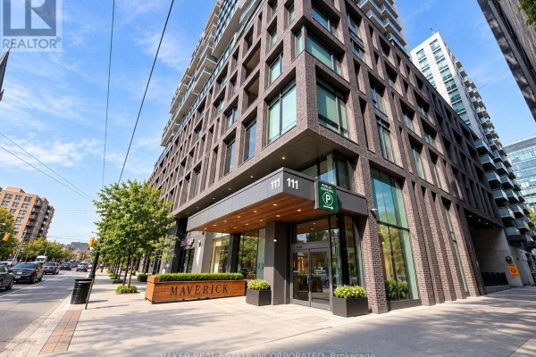 1003 - 111 Bathurst Street, Toronto