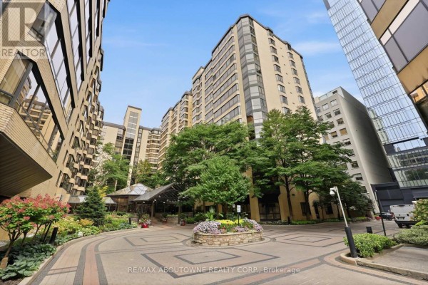 Dining room - 1003 - 280 Simcoe Street, Toronto, ON M5T2Y5 Photo 3