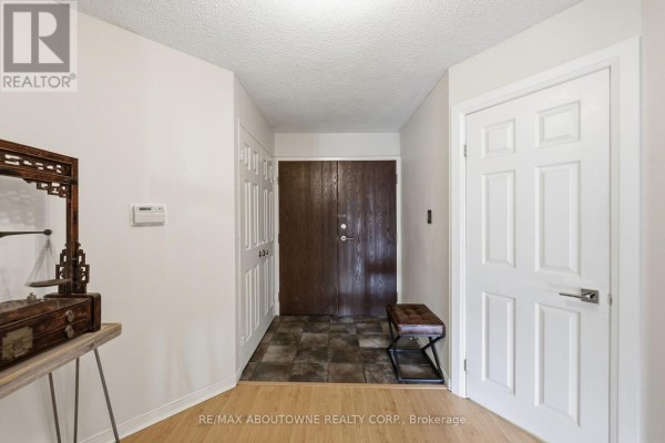 Kitchen - 1003 - 280 Simcoe Street, Toronto, ON M5T2Y5 Photo 4