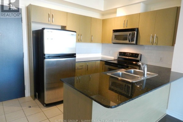 Dining room - 1003 - 3504 Hurontario Street, Mississauga, ON L5B1P2 Photo 2