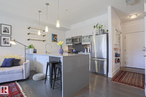 Kitchen - 10030 83 Av Nw, Edmonton, AB T6E2C2 Photo 2