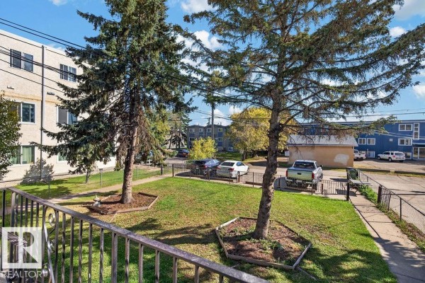Bedroom 2 - 10033 155 Street Nw, Edmonton, AB T5P2L4 Photo 5