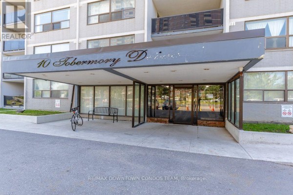 1004 - 10 Tobermory Drive, Toronto, ON, photo 2