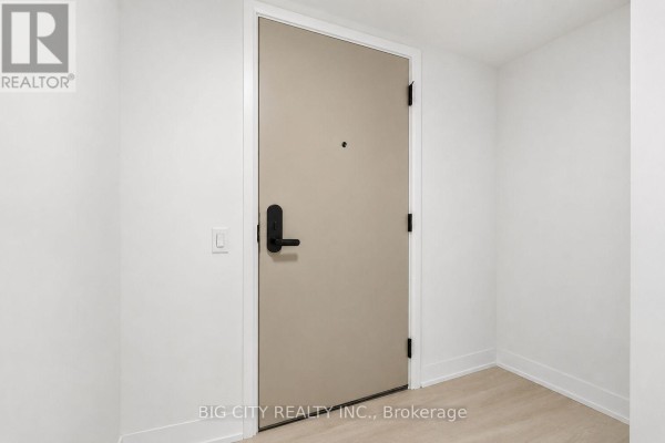 Living room - 1004 - 25 Frederick Todd Way, Toronto, ON M4G0C9 Photo 3