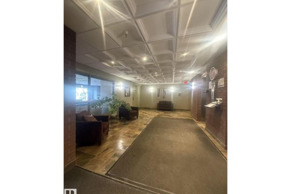 #1004 11027 87 Av Nw, Edmonton, AB T6G2P9 Photo 4