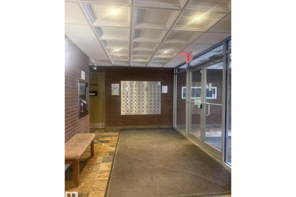 #1004 11027 87 Av Nw, Edmonton, AB T6G2P9 Photo 5