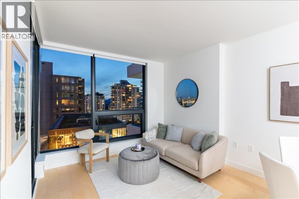 1004 135 E 13th Street, North Vancouver, BC V7L0J8 Photo 5