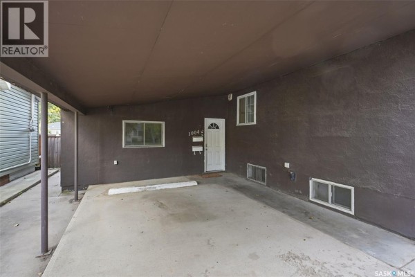 Kitchen - 1004 6th Street E, Saskatoon, SK S7H1E2 Photo 3