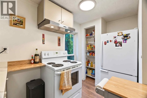 1004 Delestre Avenue, Coquitlam, BC V3K2G8 Photo 5