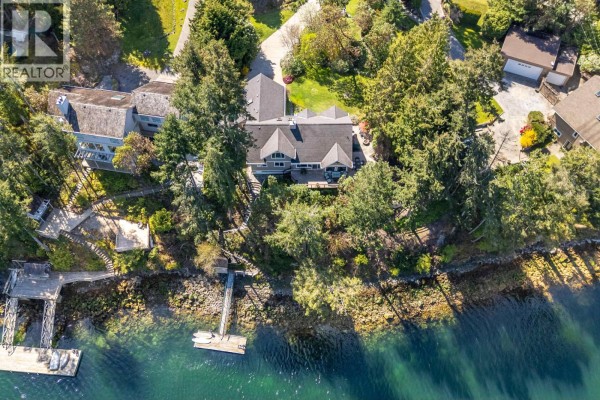 10040 Wescan Road, Halfmoon Bay, BC V0N1Y2 Photo 5