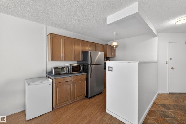 #1608 10045 117 St Nw, Edmonton, AB T6C2C1 Photo 5