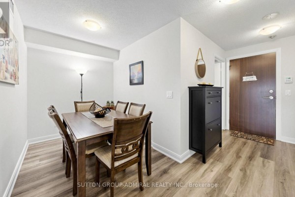 Den - 1005 - 151 Village Green Square, Toronto, ON M1S0K5 Photo 5
