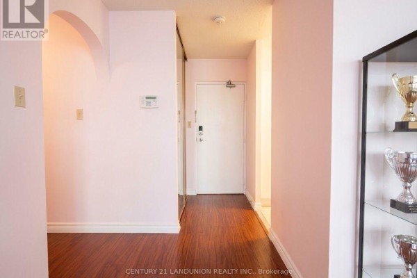 1005 - 2500 Bridletowne Circle, Toronto, ON, photo 3