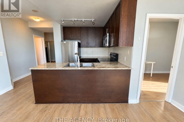 Kitchen - 1005 - 3985 Grand Park Drive, Mississauga, ON L5B0H8 Photo 3