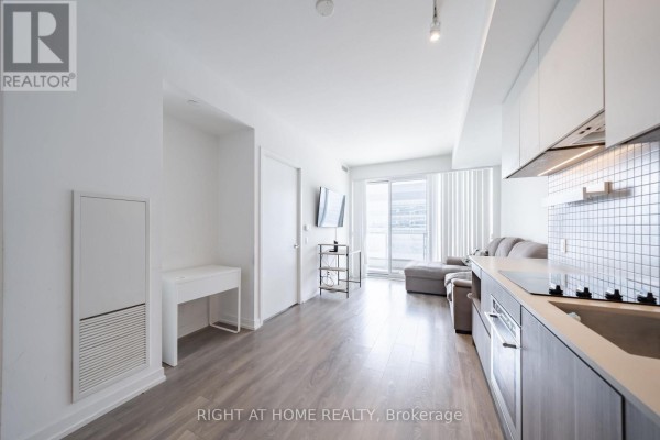 1005 - 5 Buttermill Avenue, Vaughan