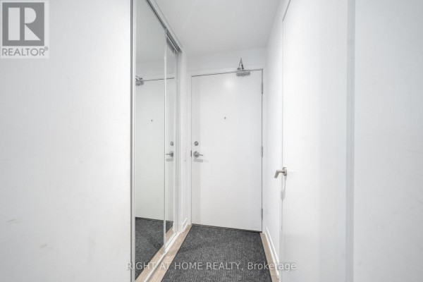Primary Bedroom - 1005 - 5 Buttermill Avenue, Vaughan, ON L4K0J5 Photo 4